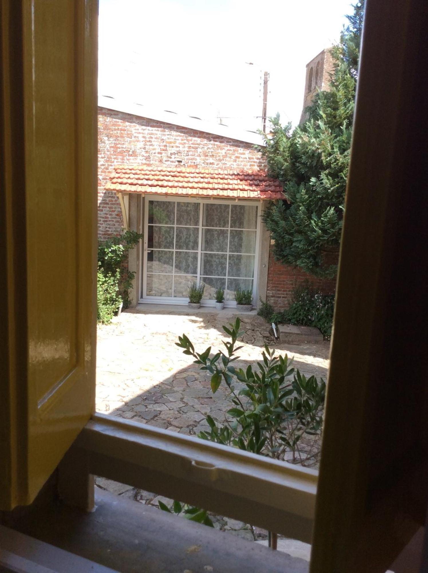 Le Jardin-chambres d'hôtes en Baie Cahon Exterior foto