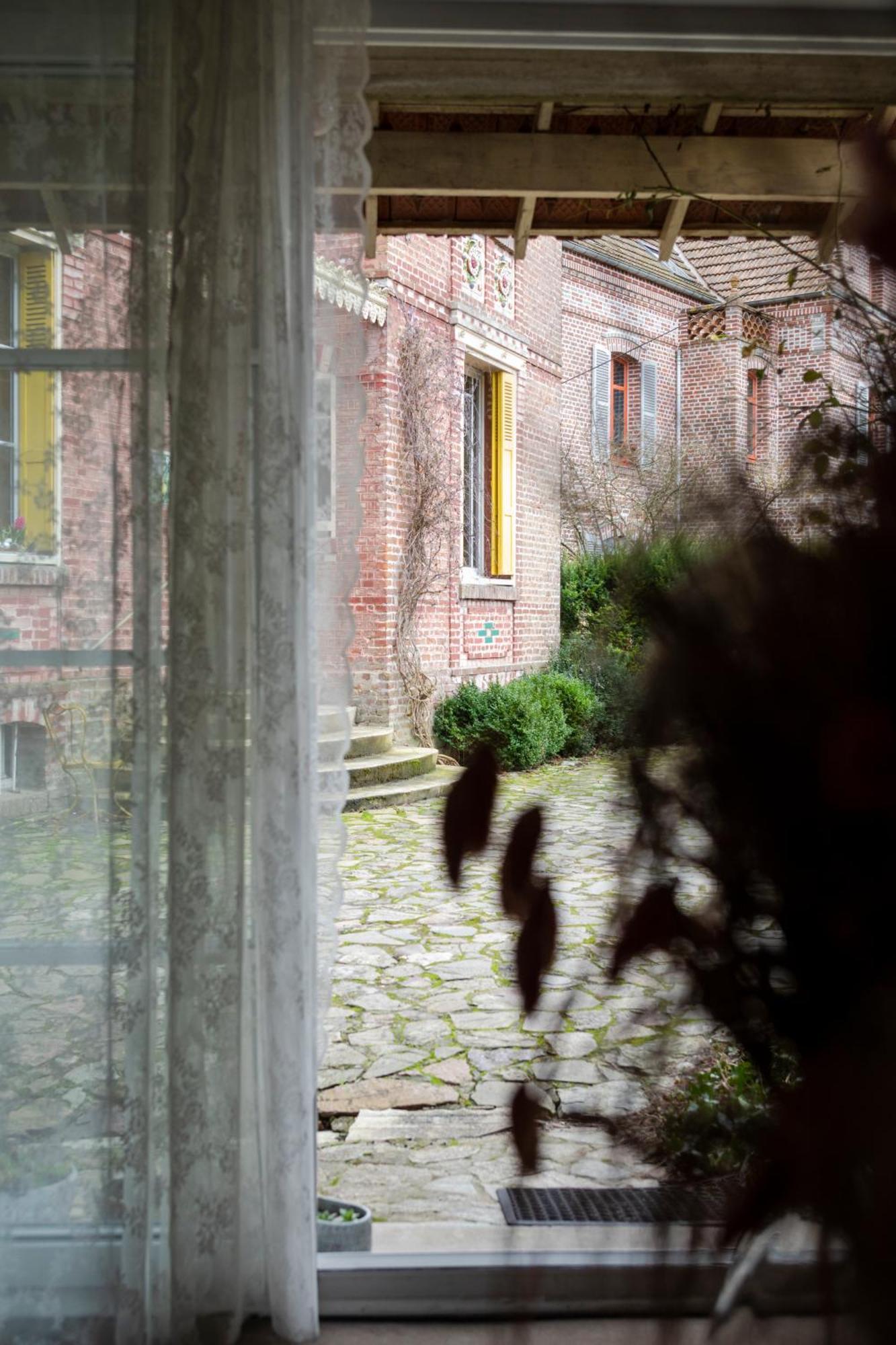 Le Jardin-chambres d'hôtes en Baie Cahon Exterior foto